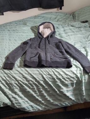 WindRiver Size S Sherpa Lined Sweater